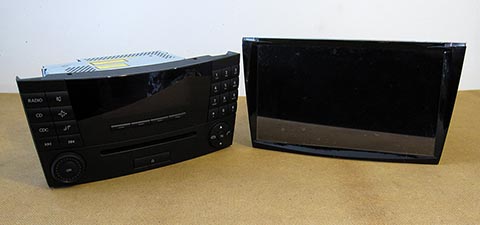 Смонтированная аппаратура и компьютер, вид спереди. Car-PC для Mercedes E Class, W 211, Audio 20.