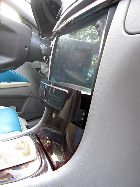 Кинематика. Полувыдвинутый ящичек. Car-PC для Mercedes E Class, W 211, Audio 20.