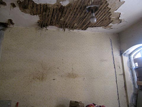 Стена до демонтажа.