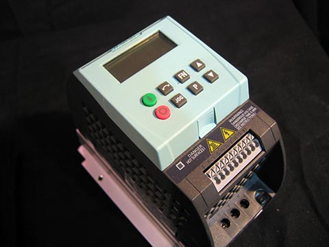 Siemens frequency inverter for generating three-phase current.