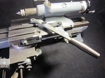 The lathe Schaublin 70, Lever-operated carriage